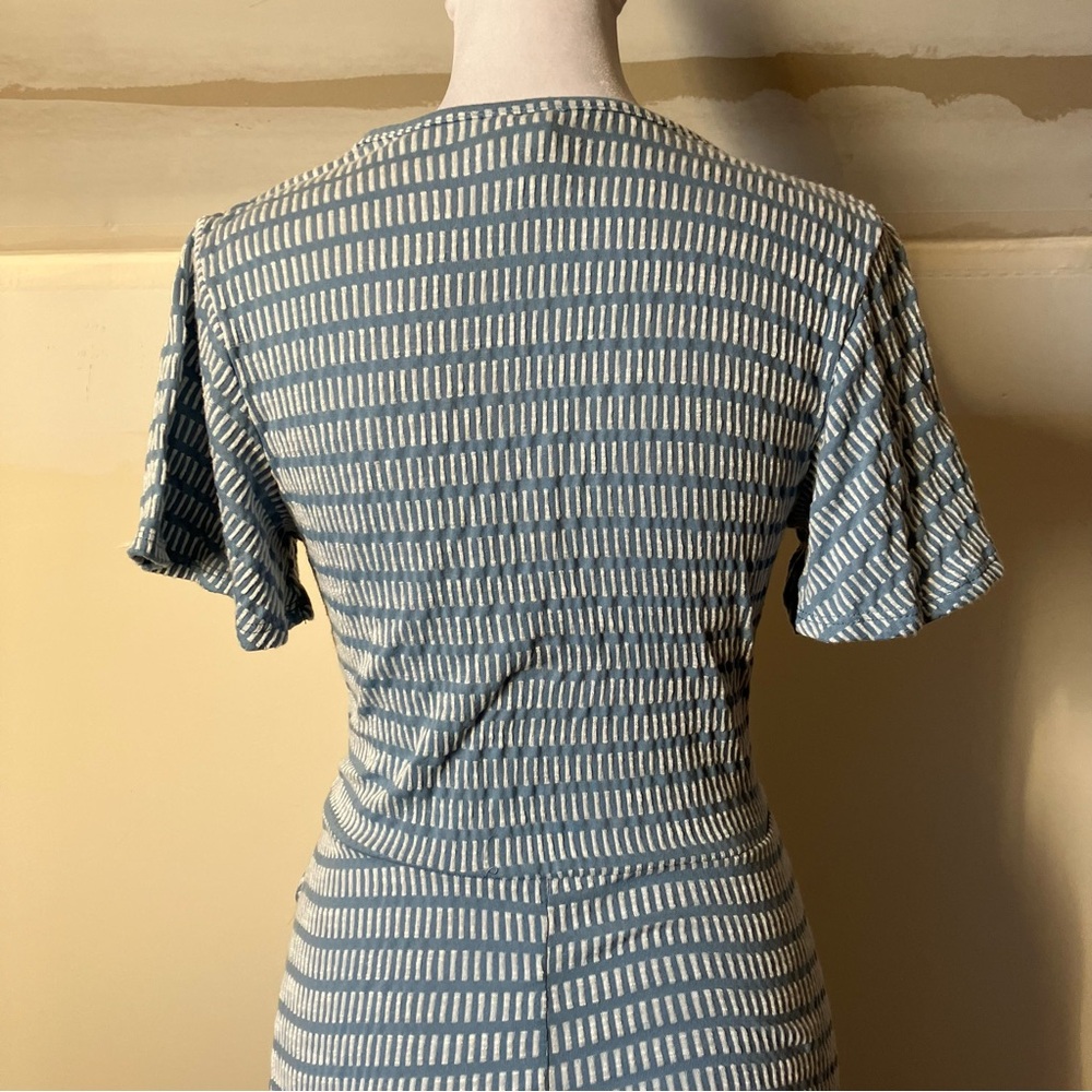 Caution to the Wind Baby Blue Faux Wrap Short Sleeve Mini Dress size Medium - Picture 7 of 8